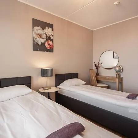 Airhome - Heart Of Center Apartment *