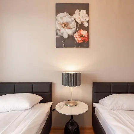 Airhome - Heart Of Center