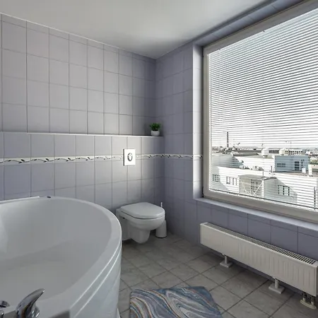 Airhome - Heart Of Center *