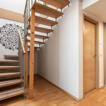 Airhome - Heart Of Center Apartment